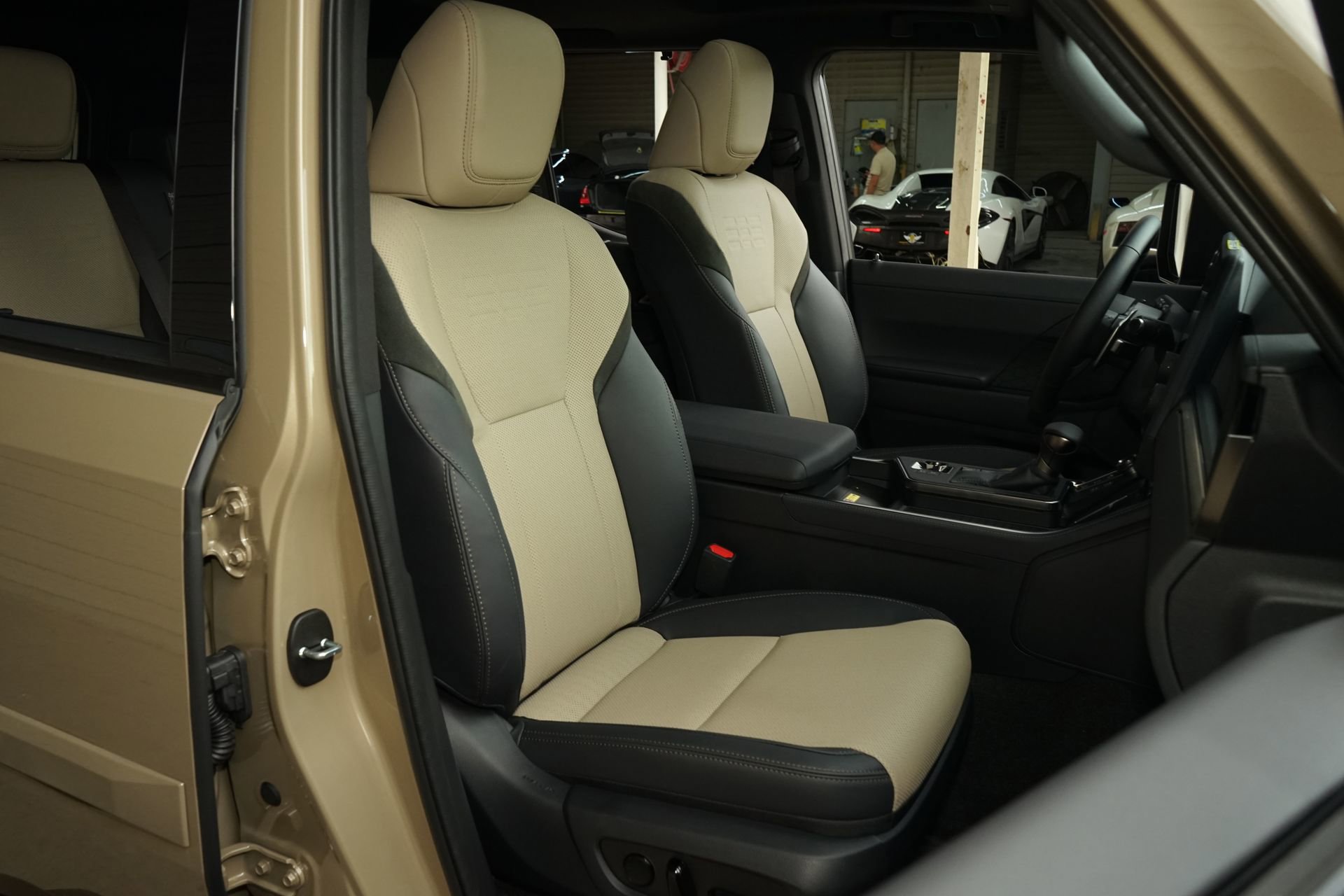 Used 2026 Lexus GX 550 AWD/4WD image 9