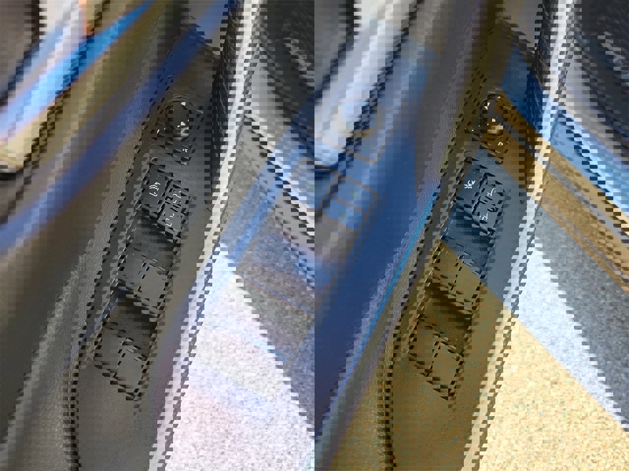 Used 2020 Toyota RAV4 XLE image 15