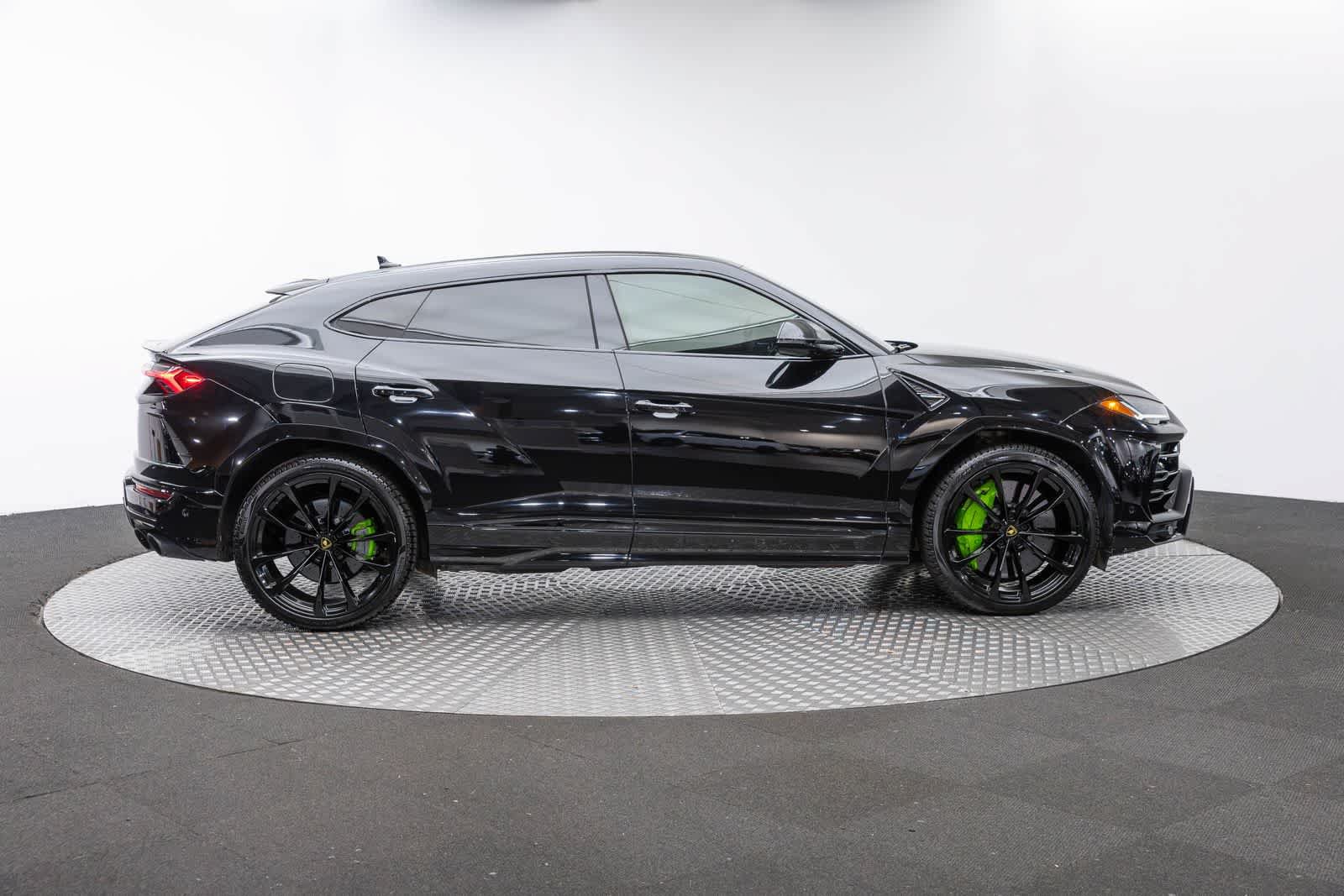 Used 2022 Lamborghini Urus AWD/4WD image 62