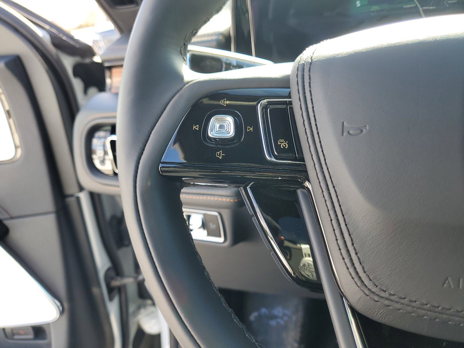 New 2025 Lincoln Aviator Black Label image 17