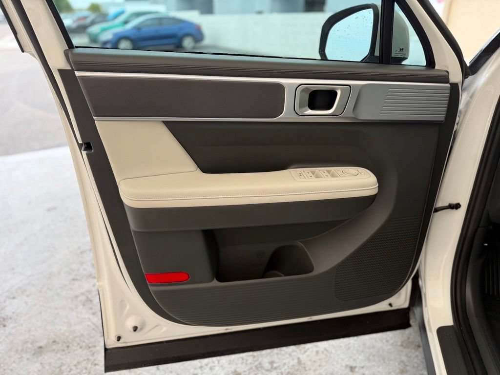 Used 2025 Hyundai Santa Fe SEL FWD image 30