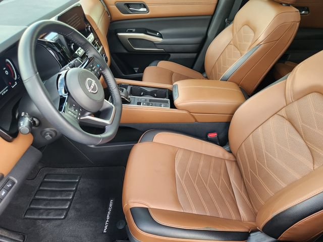 Used 2025 Nissan Pathfinder Platinum w/ Lighting Package (N93) FWD image 14