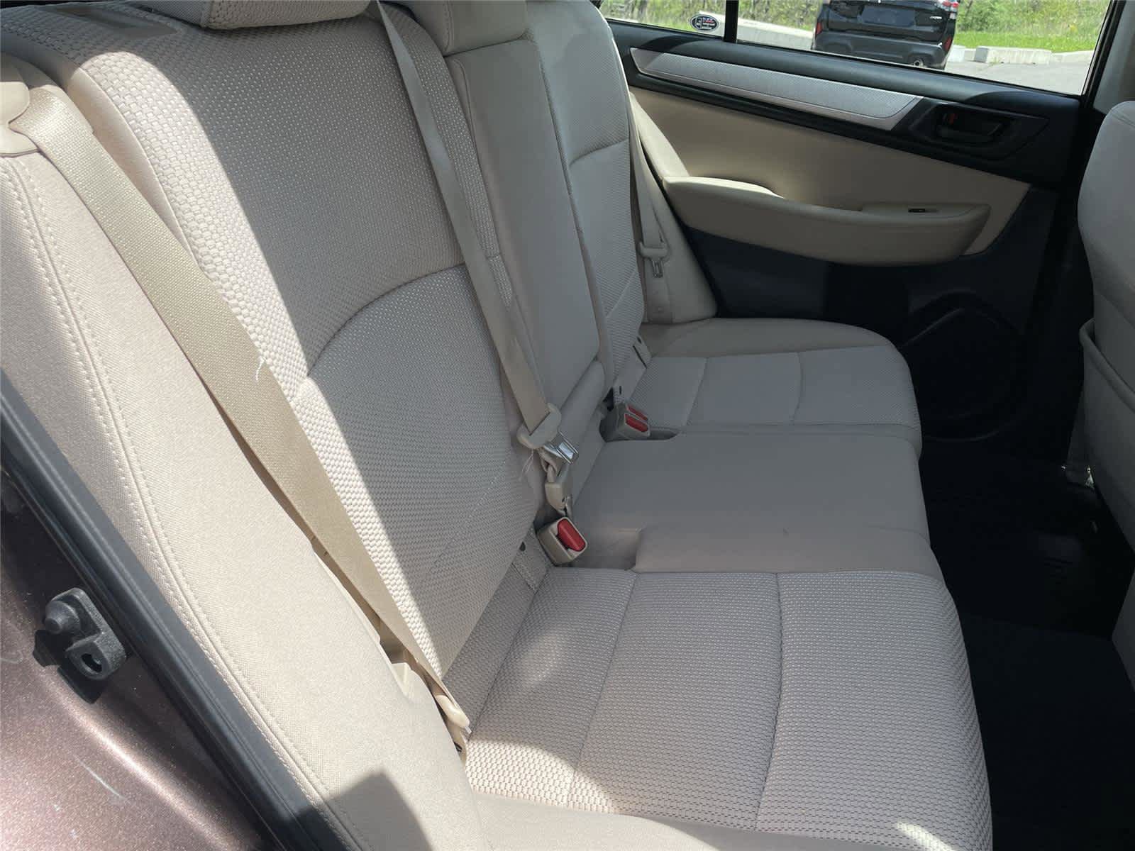 Used 2019 Subaru Outback 2.5i AWD/4WD image 16