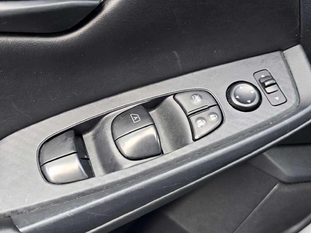 Used 2025 Nissan Sentra S FWD image 21