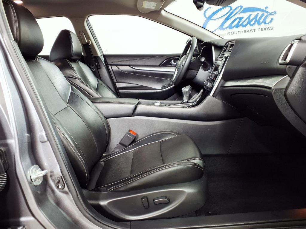 Used 2022 Nissan Maxima SV w/ Floor Mat Group FWD image 11