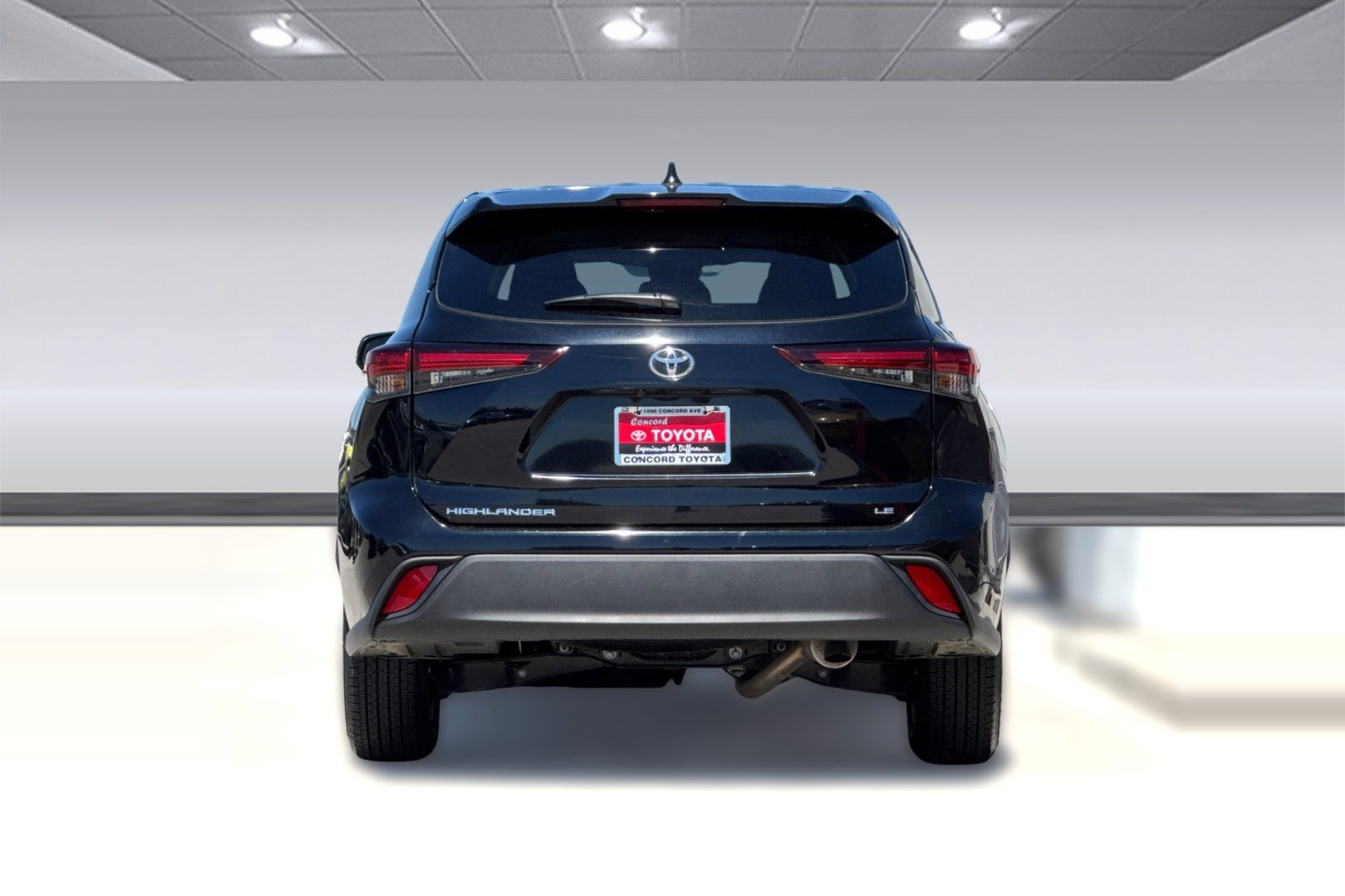 Used 2025 Toyota Highlander LE image 8