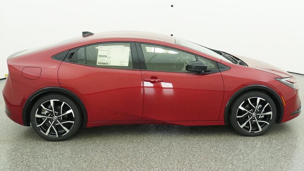 New 2026 Toyota Prius Plug-In Hybrid FWD image 4