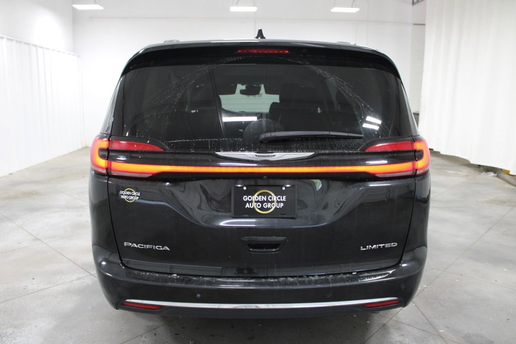 Used 2023 Chrysler Pacifica Limited FWD image 8