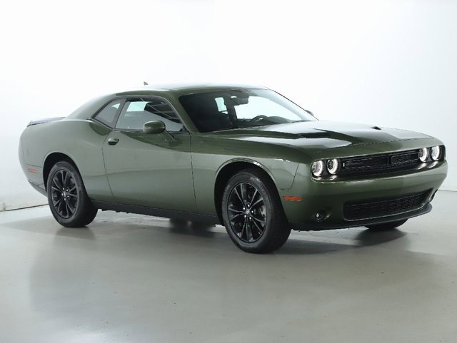 Used 2023 Dodge Challenger SXT w/ Blacktop Package image 9