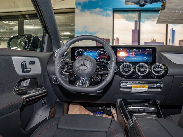Used 2026 Mercedes-Benz GLA 35 AMG 4MATIC image 16