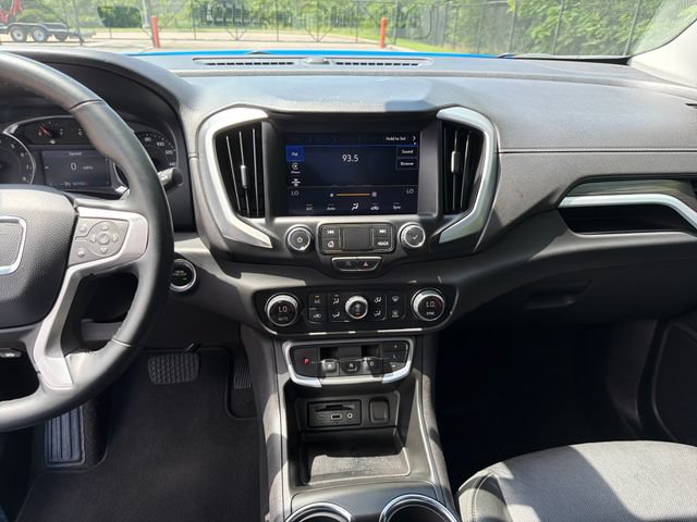 Used 2024 GMC Terrain SLT FWD image 19