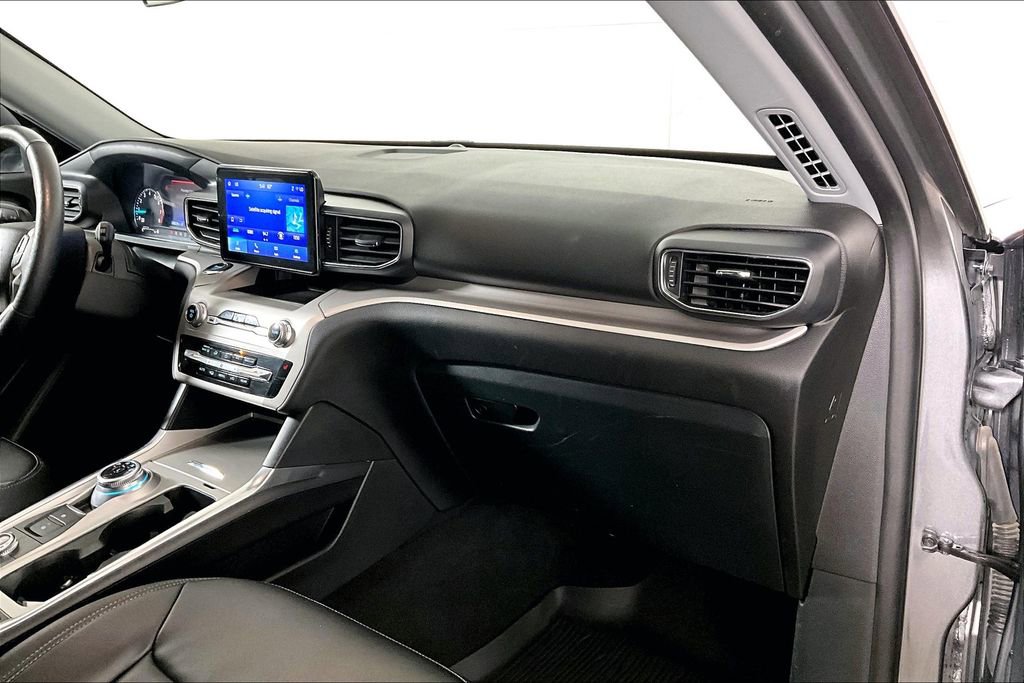 Used 2023 Ford Explorer XLT w/ Equipment Group 202A image 16