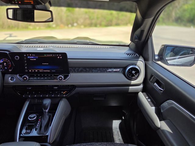 Used 2024 Chevrolet Colorado ZR2 w/ Technology Package image 19