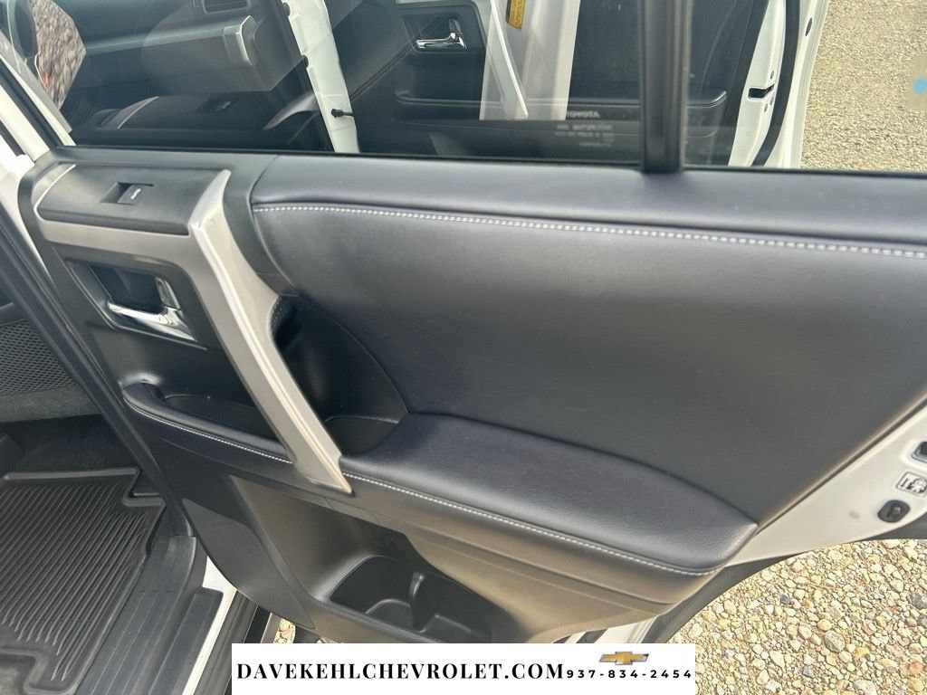 Used 2018 Toyota 4Runner SR5 Premium AWD/4WD image 19