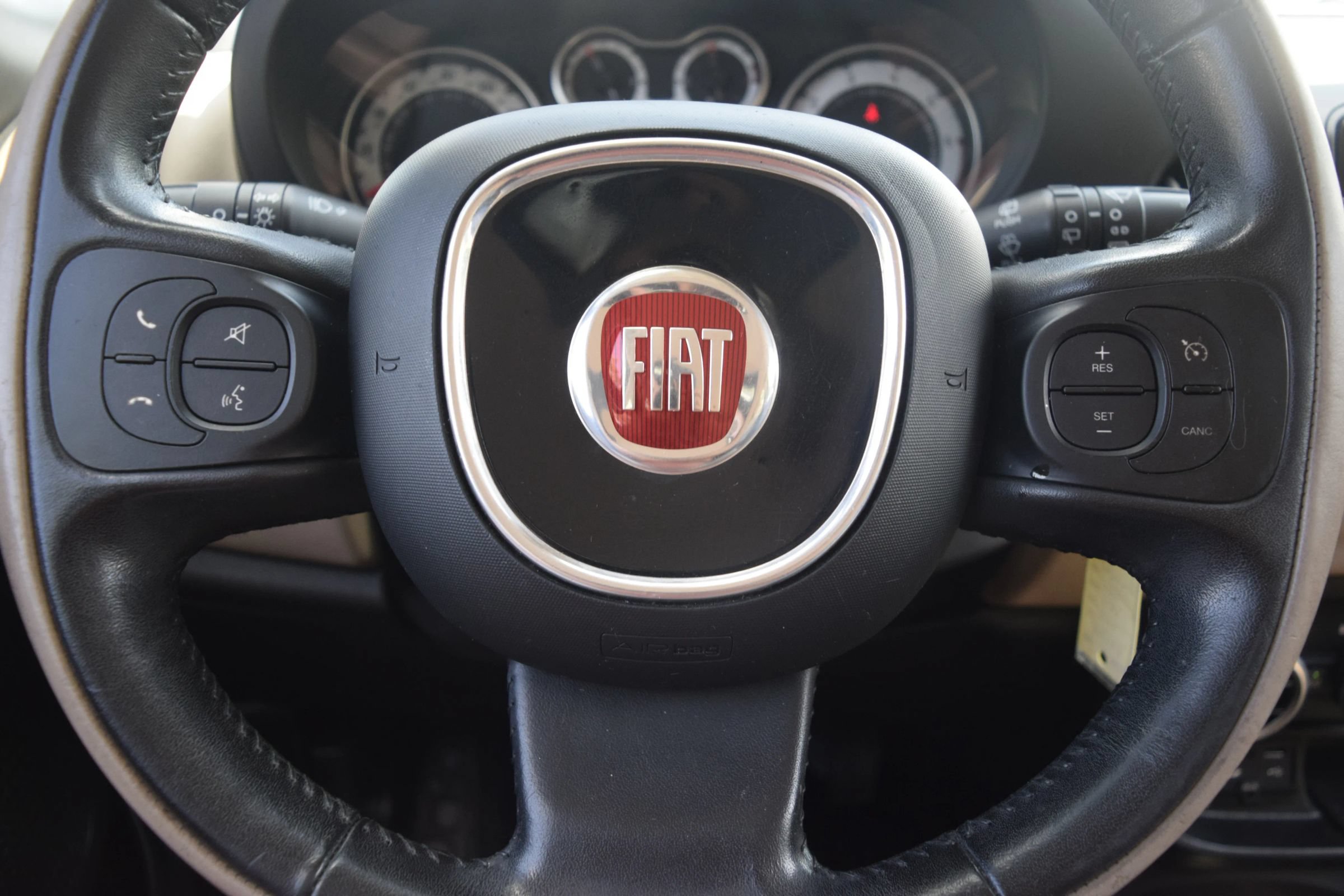 Used 2014 FIAT 500L Lounge FWD image 14