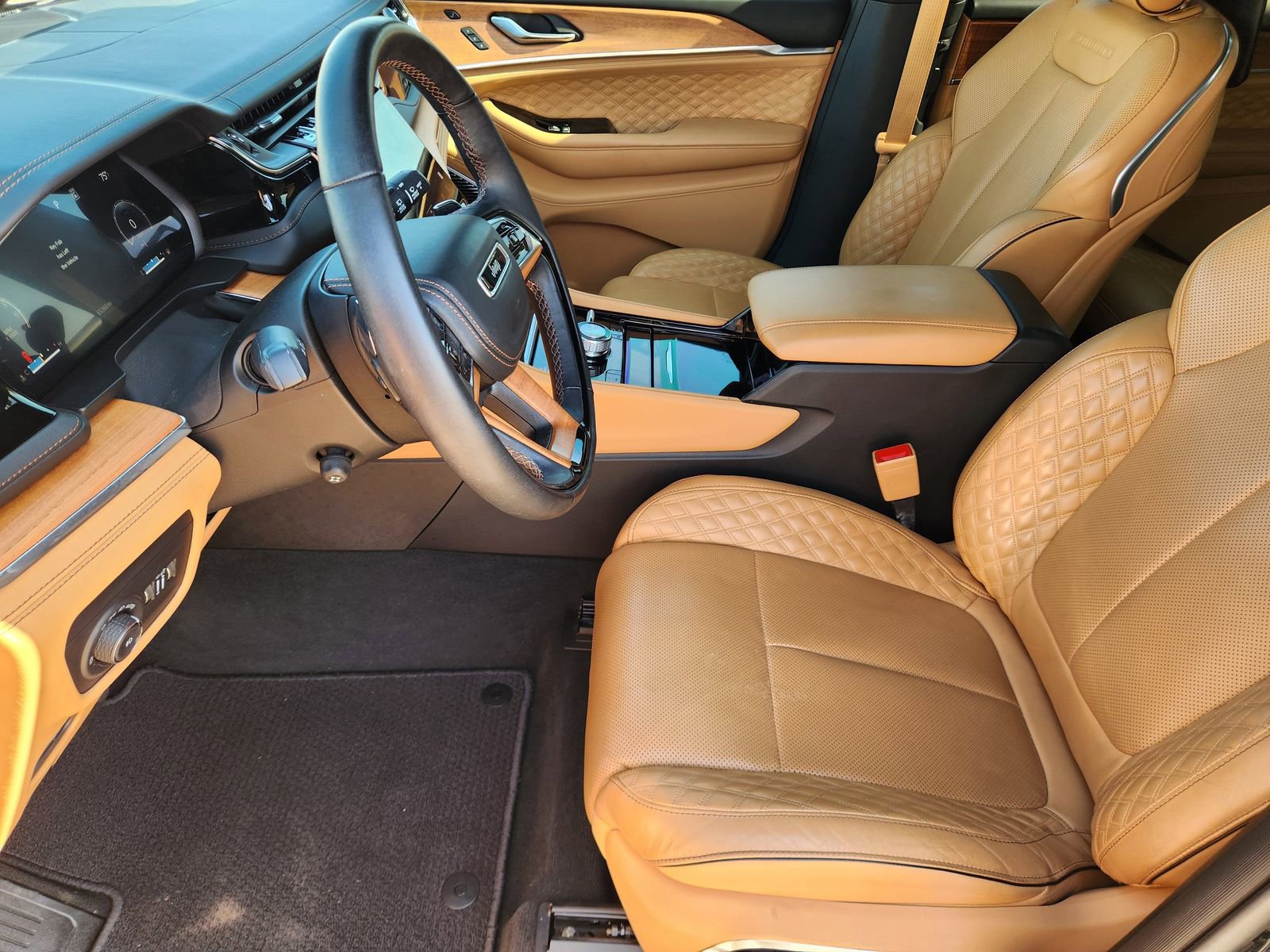 Used 2023 Jeep Grand Cherokee L Summit image 15