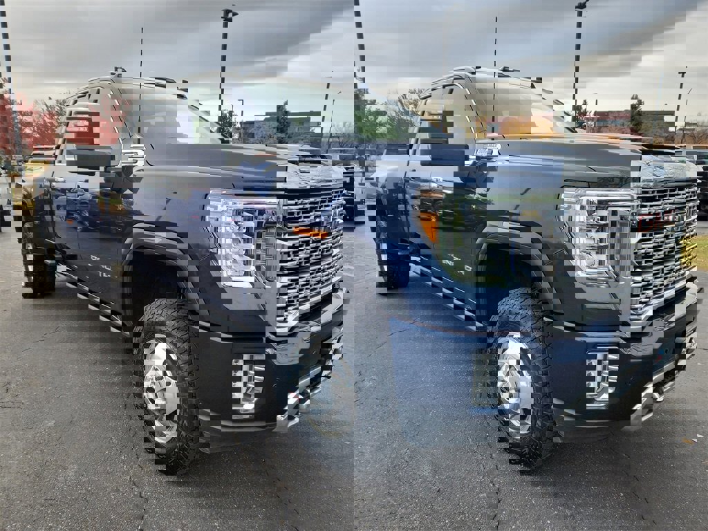 Used 2022 GMC Sierra 3500 Denali w/ Denali Ultimate Package image 2