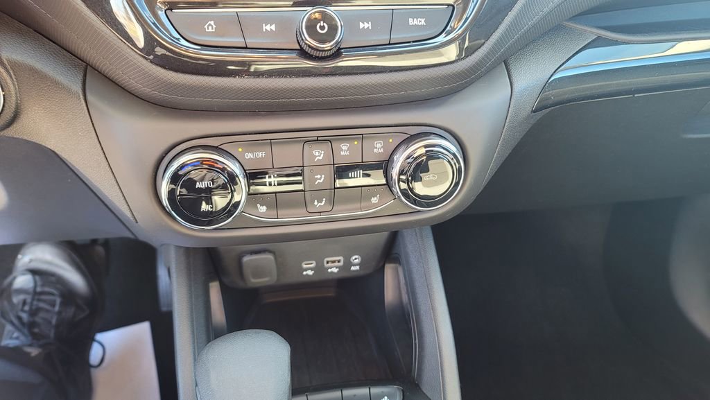 Used 2023 Chevrolet TrailBlazer LT w/ Convenience Package image 22