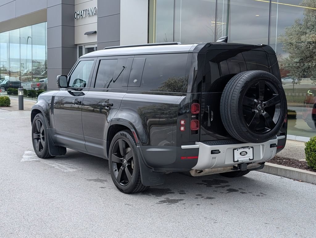 Used 2024 Land Rover Defender 130 S image 3