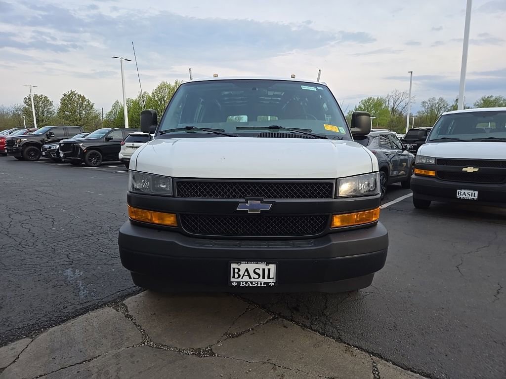 Used 2019 Chevrolet Express 3500 Extended w/ Driver Convenience Package RWD image 6