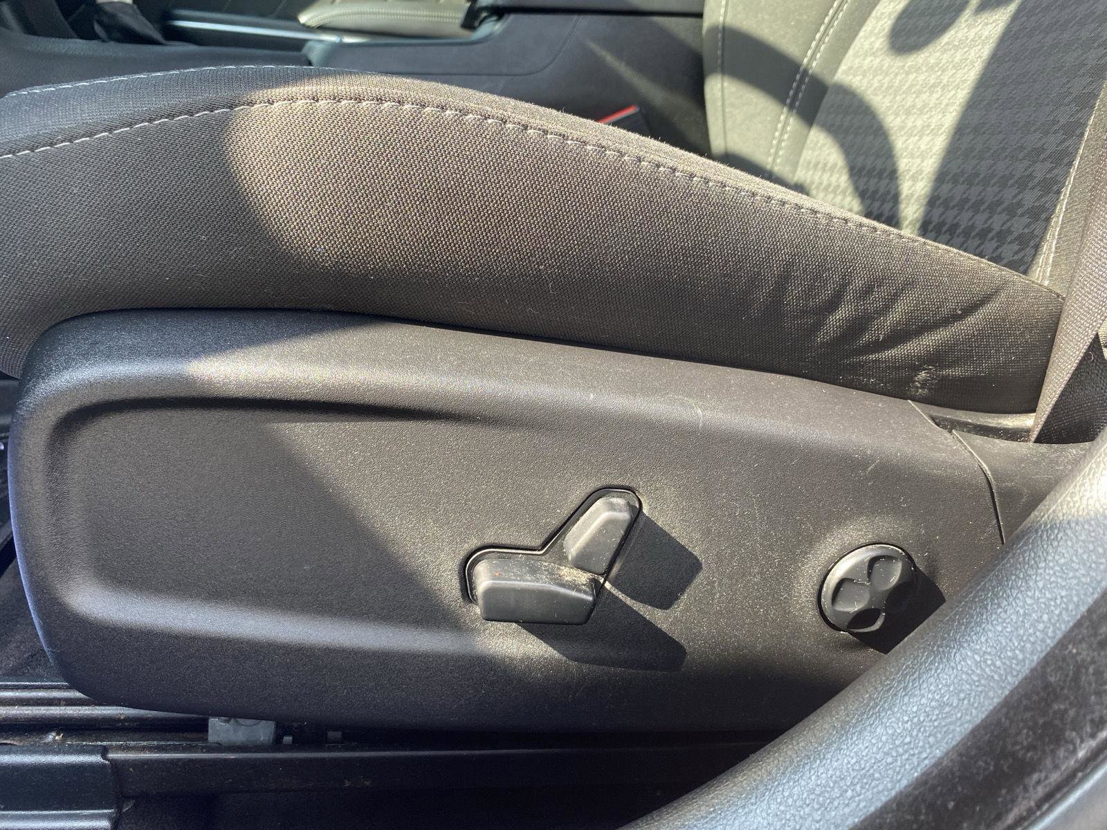 Used 2018 Dodge Charger GT image 11