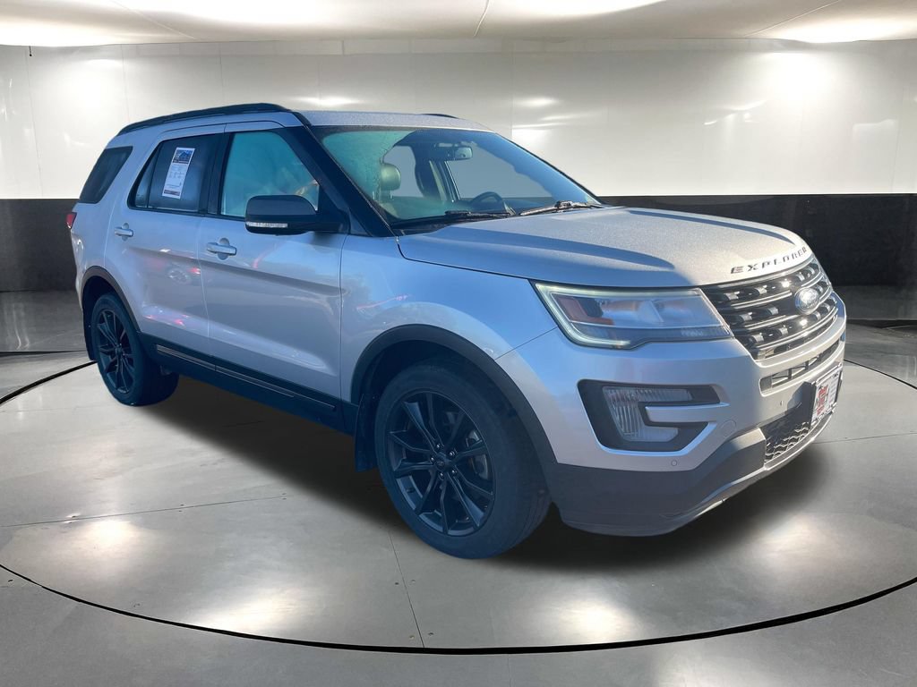 Used 2017 Ford Explorer XLT w/ Equipment Group 202A AWD/4WD 360° Tour