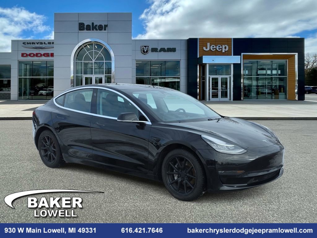 Used 2018 Tesla Model 3 Long Range image 1