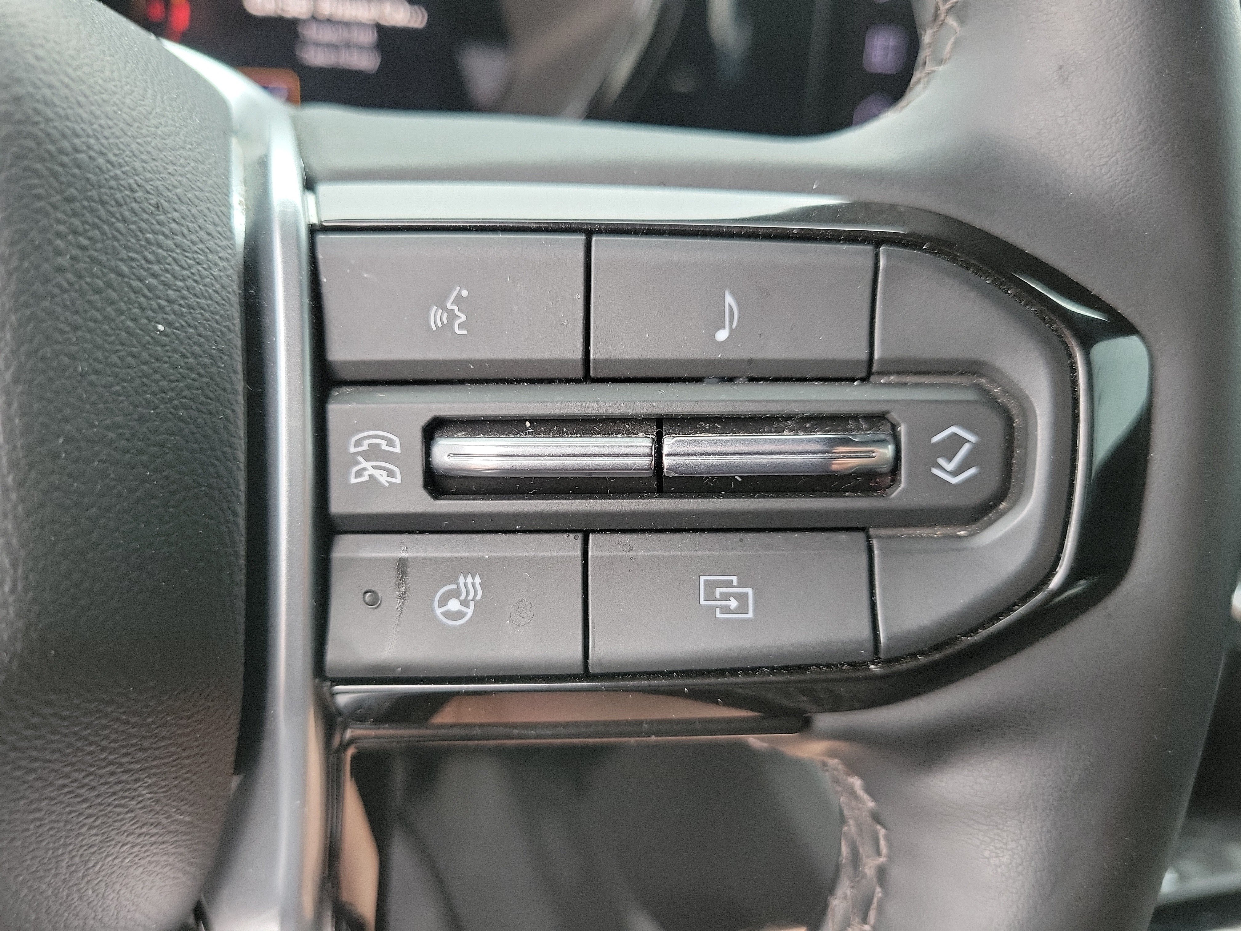 Used 2024 Chevrolet Colorado LT w/ LT Convenience Package III RWD image 22