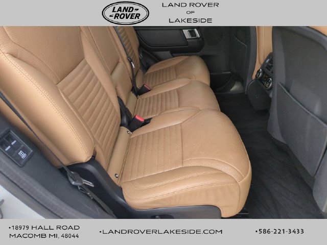 Used 2023 Land Rover Discovery Metropolitan Edition AWD/4WD image 17