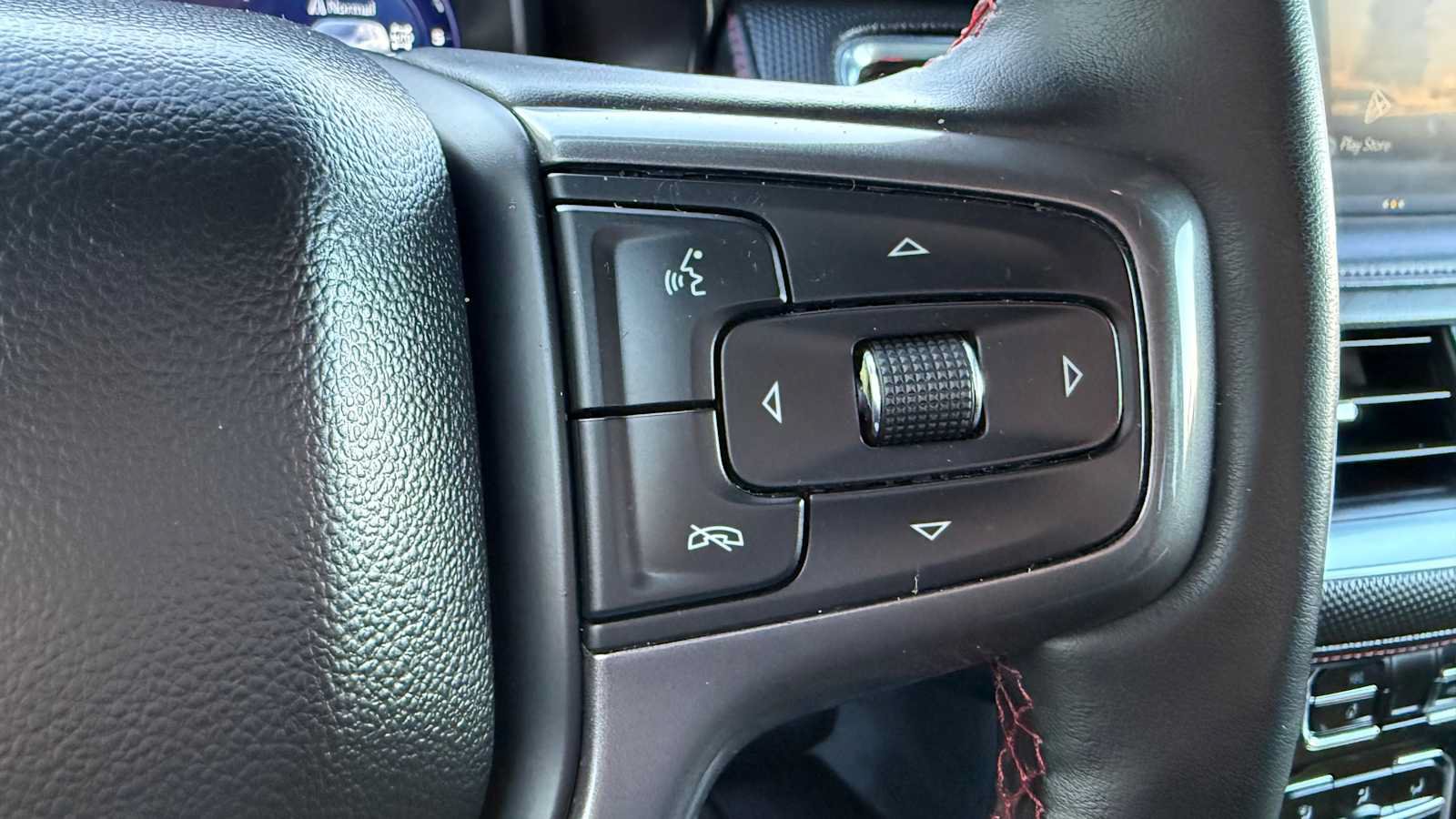 Used 2024 Chevrolet Suburban RST w/ Luxury Package AWD/4WD image 17