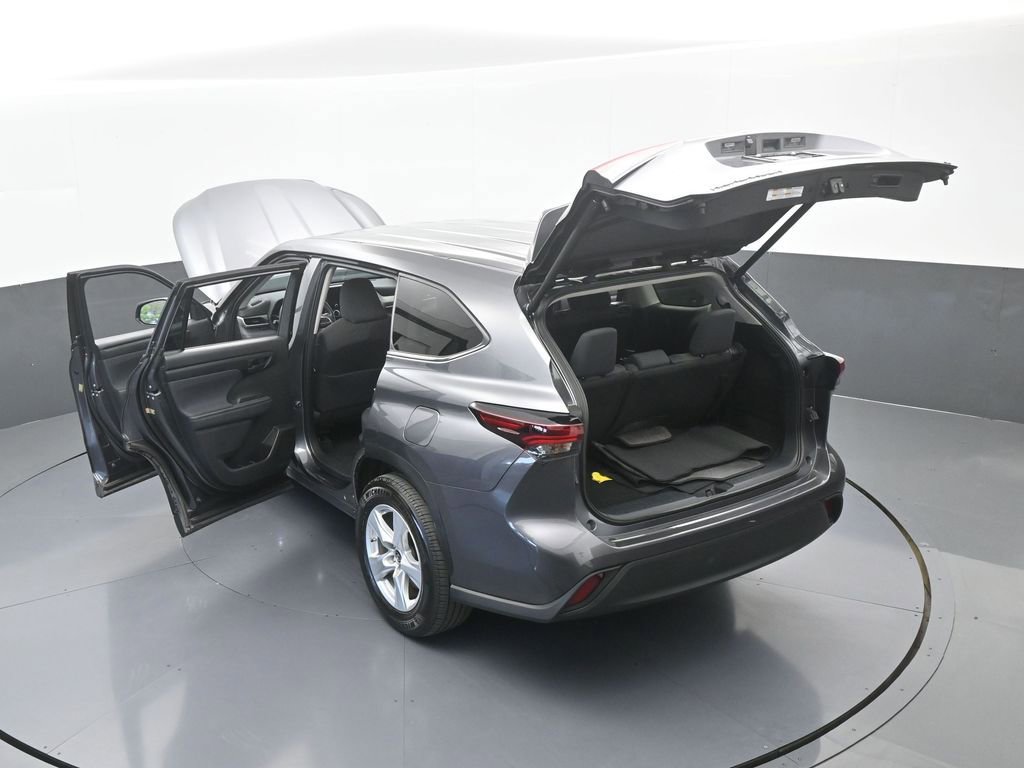 Used 2024 Toyota Highlander LE image 95