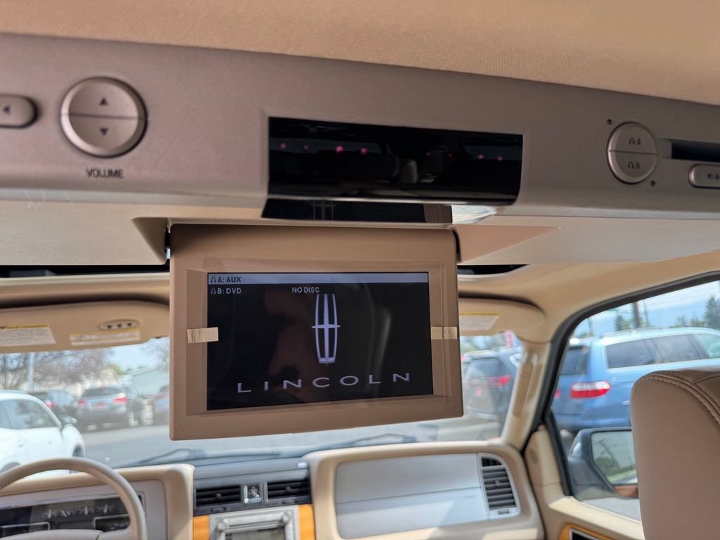 Used 2010 Lincoln Navigator 4WD image 30