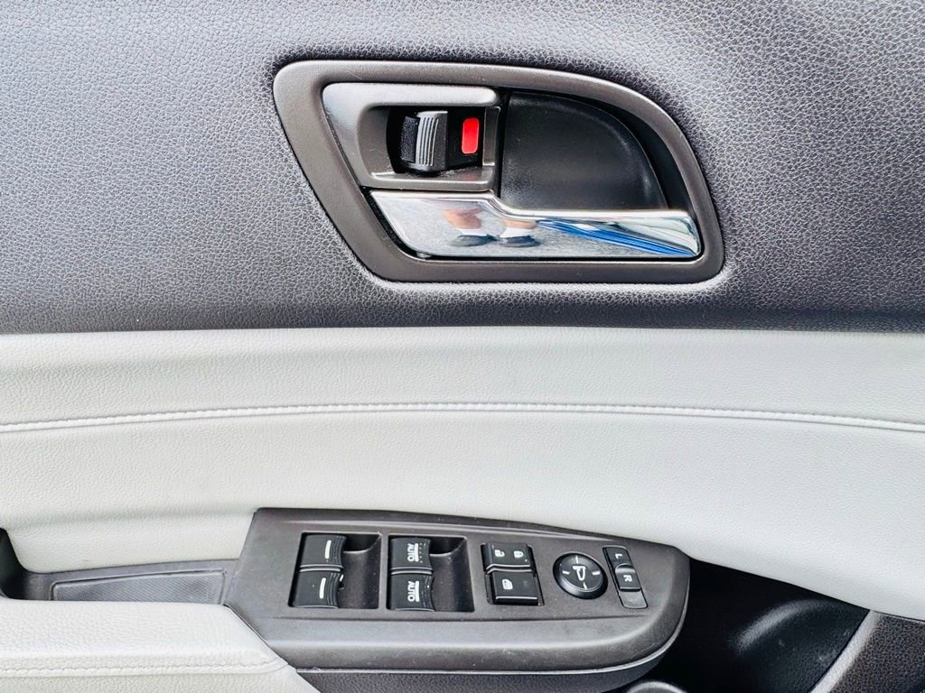 Used 2017 Acura ILX image 9