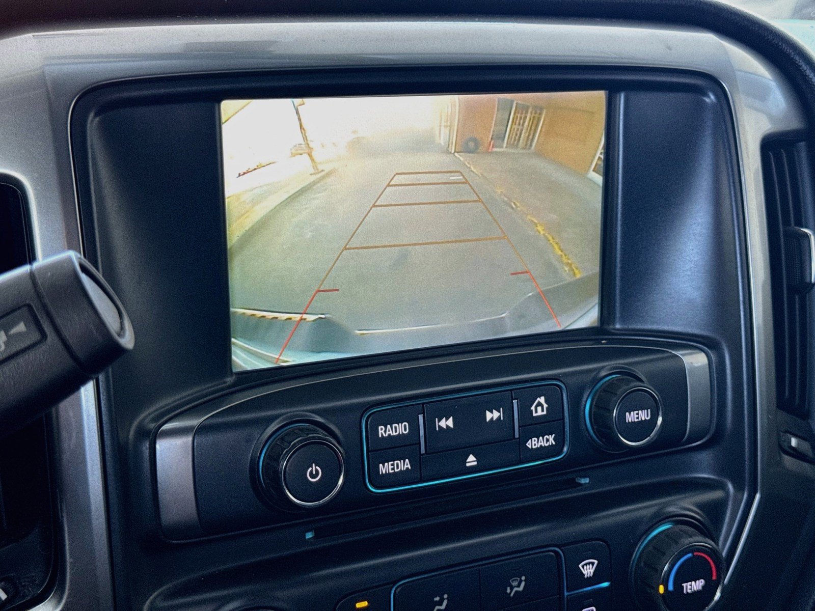 Used 2018 Chevrolet Silverado 1500 LT w/ Trailering Package AWD/4WD image 9