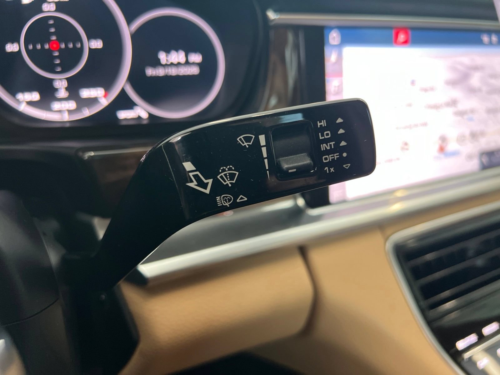 Used 2018 Porsche Panamera 4S AWD/4WD image 23