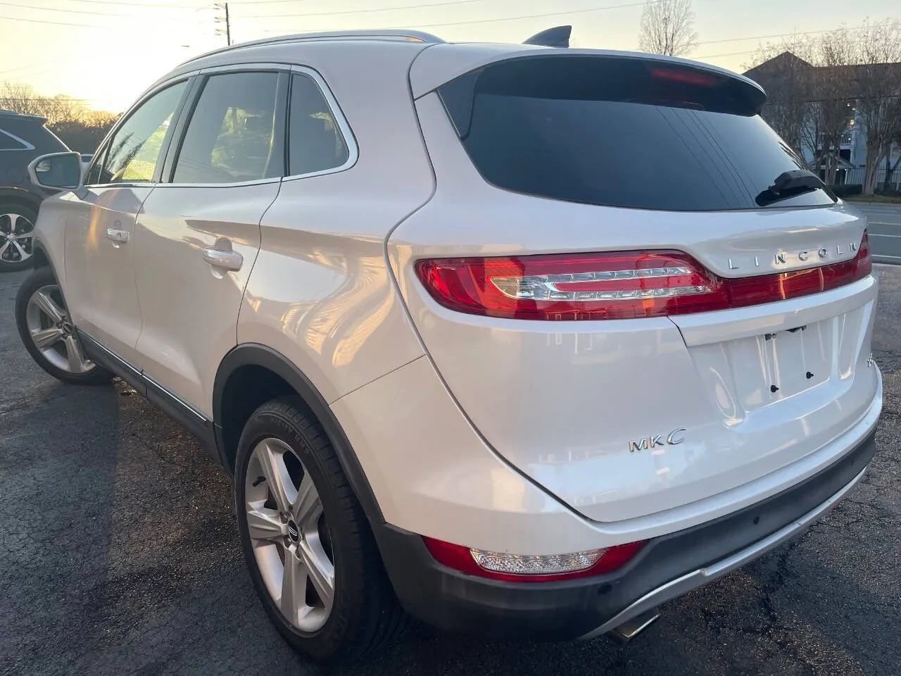 Used 2017 Lincoln MKC Premiere FWD image 8