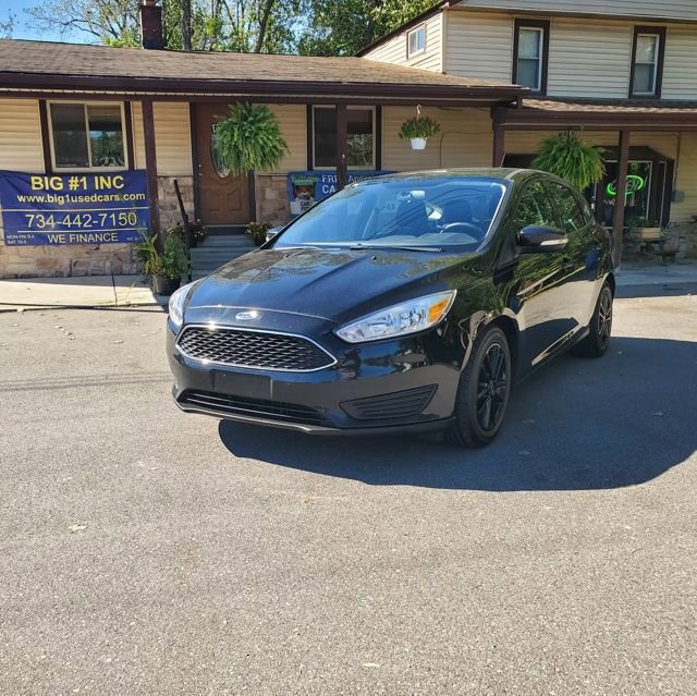 Used 2018 Ford Focus SE w/ Cold Weather Package image 1