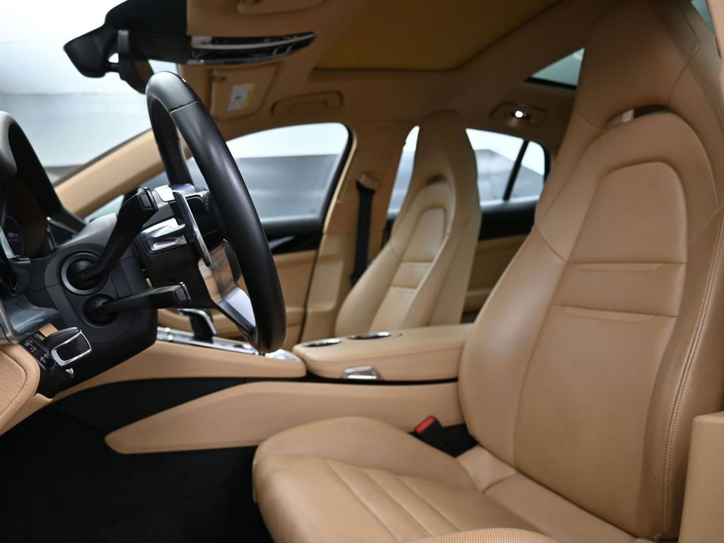Used 2018 Porsche Panamera 4 image 5