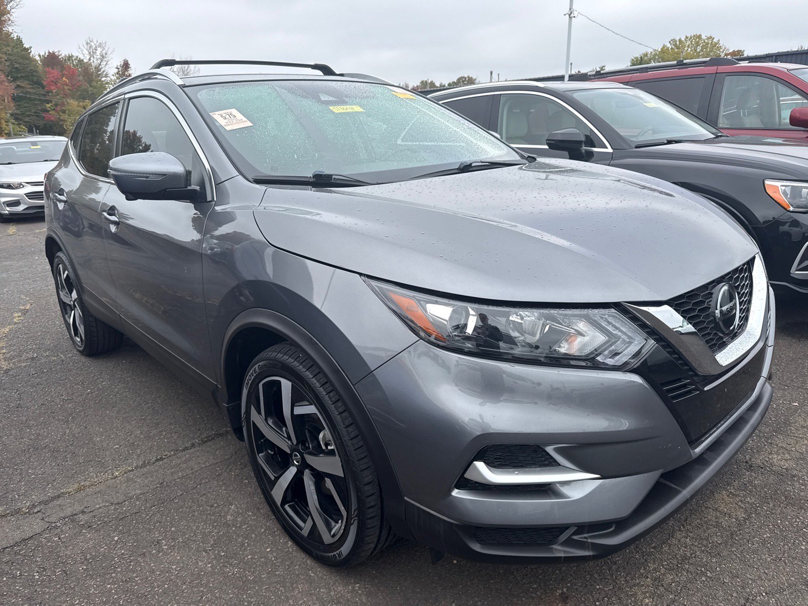 Used 2022 Nissan Rogue Sport SL FWD image 2