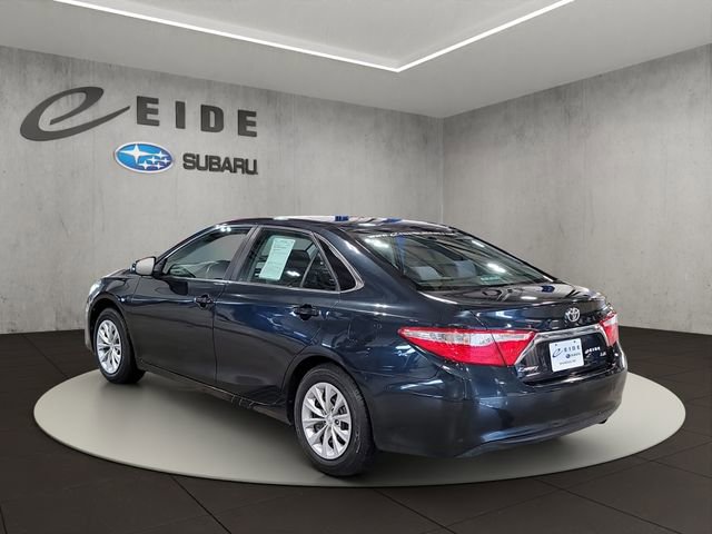 Used 2016 Toyota Camry LE image 3