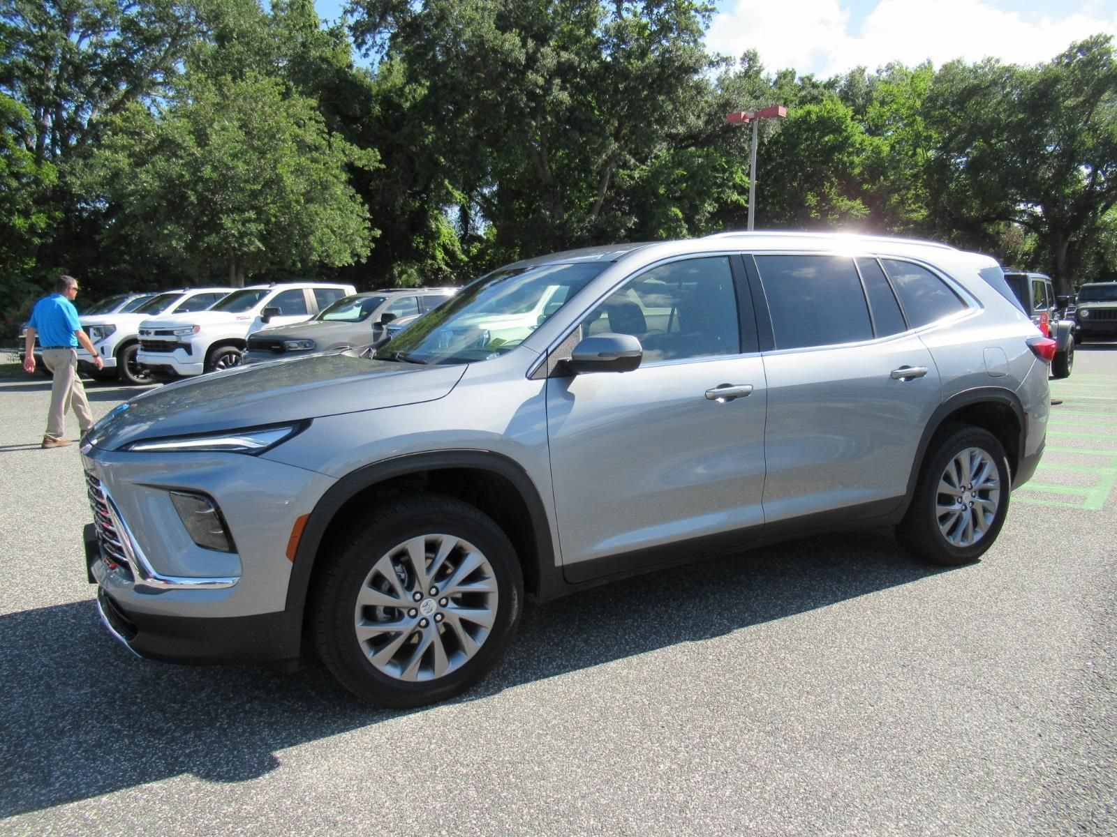 Used 2026 Buick Enclave Preferred FWD image 4