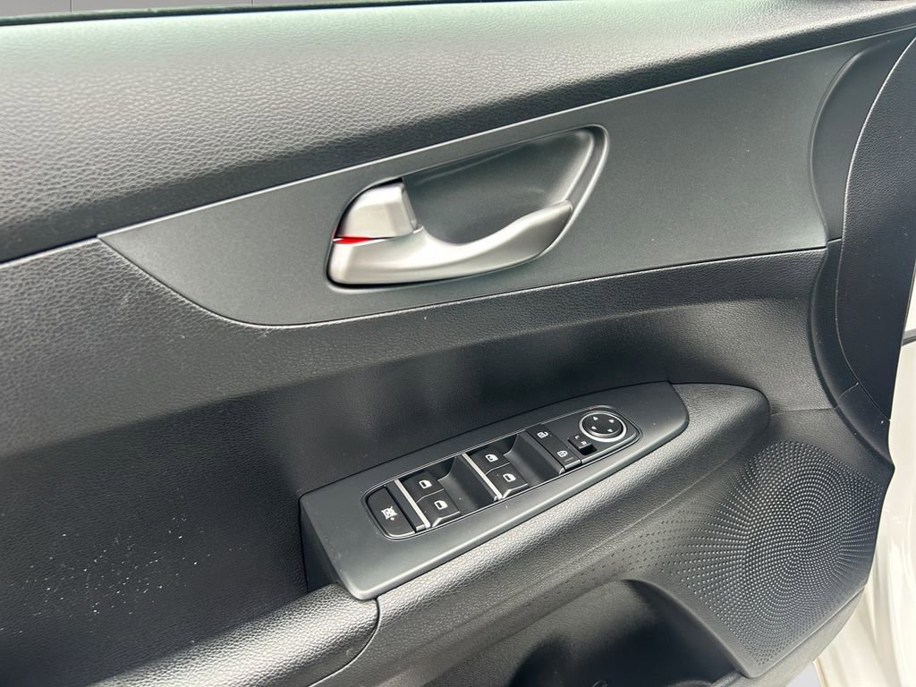 Used 2021 Kia Forte Sedan FWD image 11