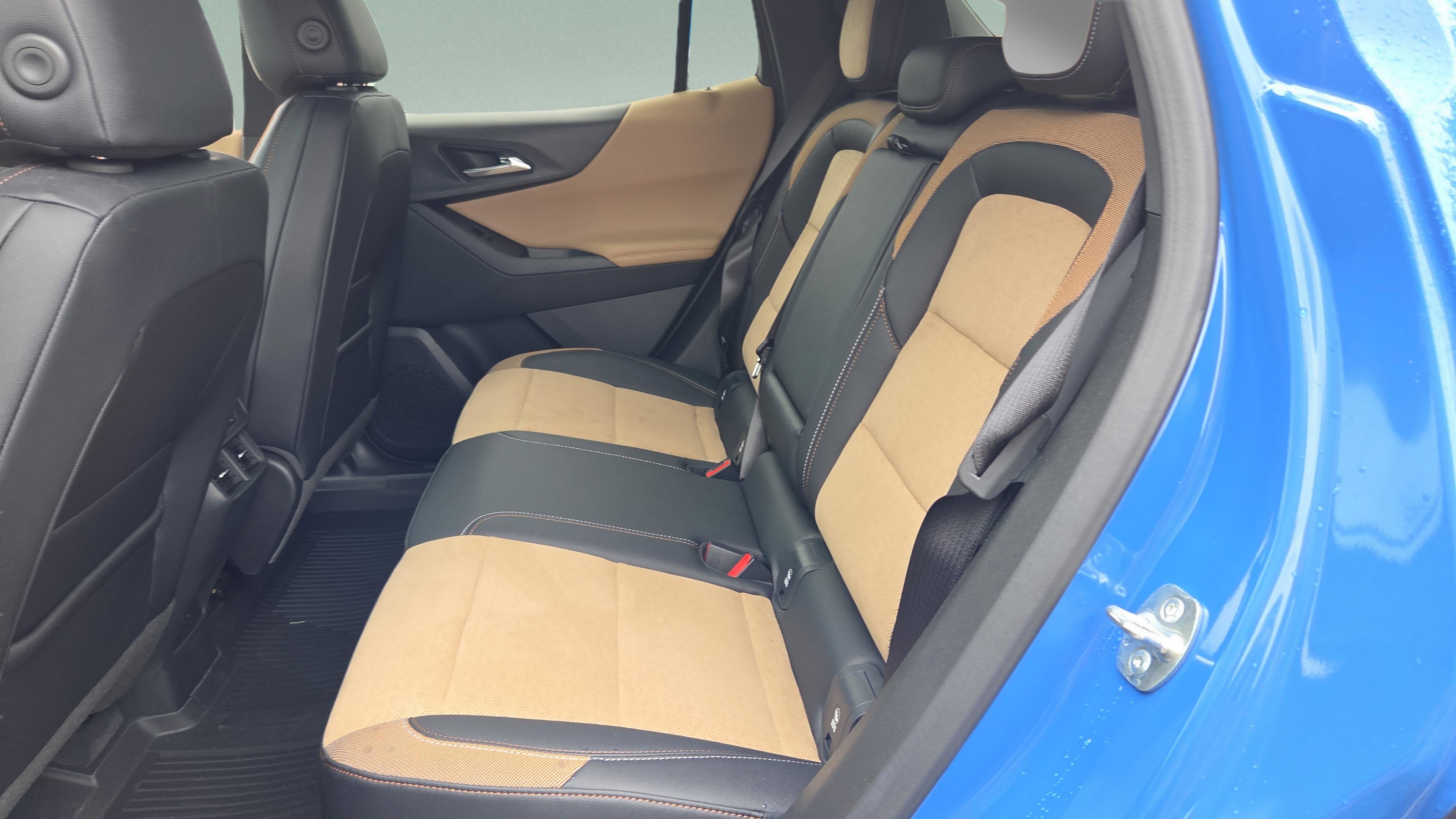 Certified 2025 Chevrolet Equinox ACTIV w/ Safety and Technology Package AWD/4WD image 10