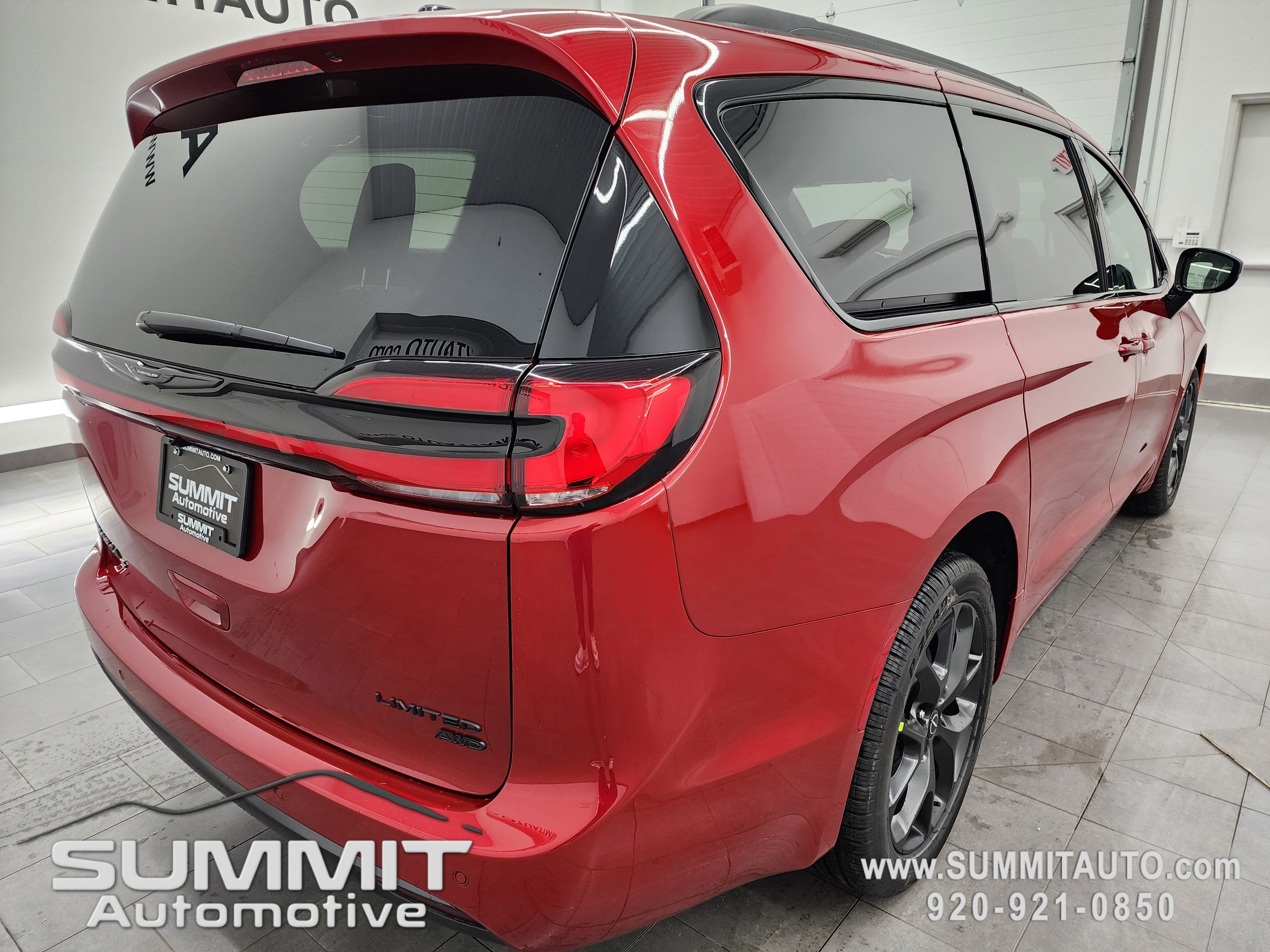 New 2026 Chrysler Pacifica Limited w/ S Appearance Package image 5