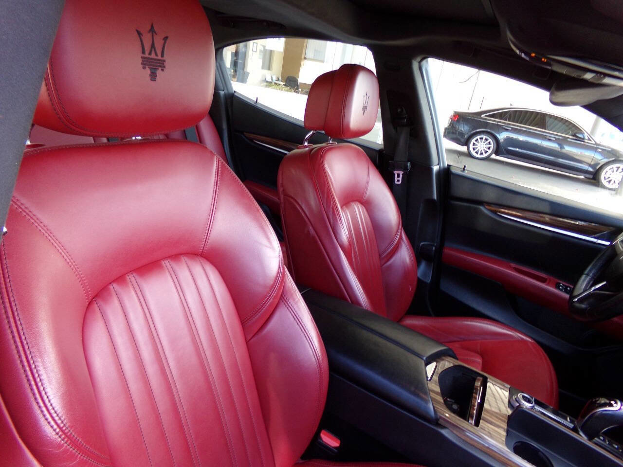 Used 2018 Maserati Ghibli S image 32