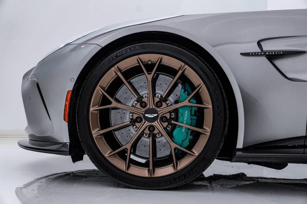 Used 2025 Aston Martin V8 Vantage Coupe RWD image 15