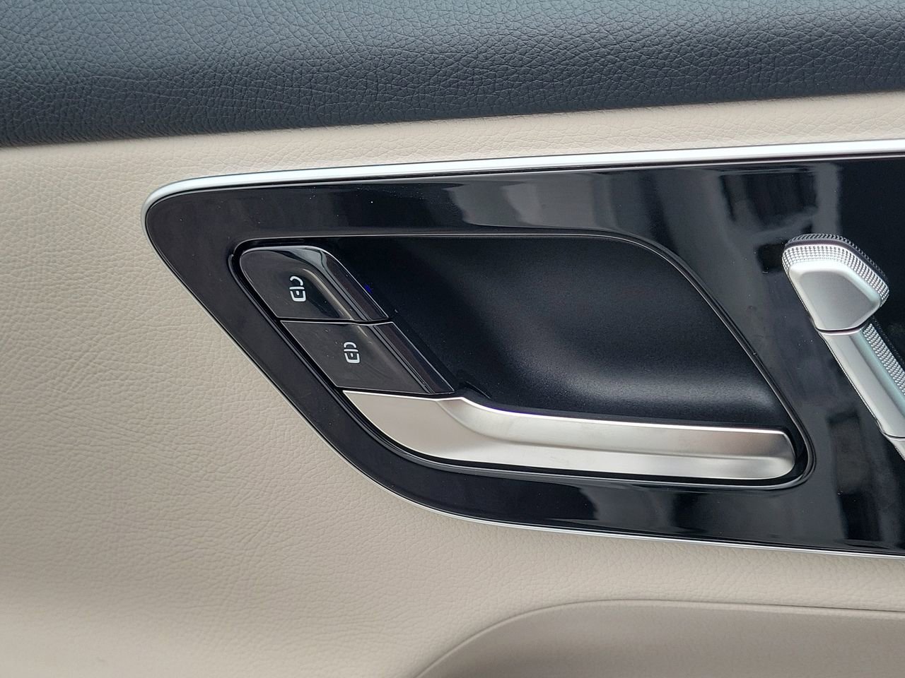New 2026 Mercedes-Benz GLC 300 image 22