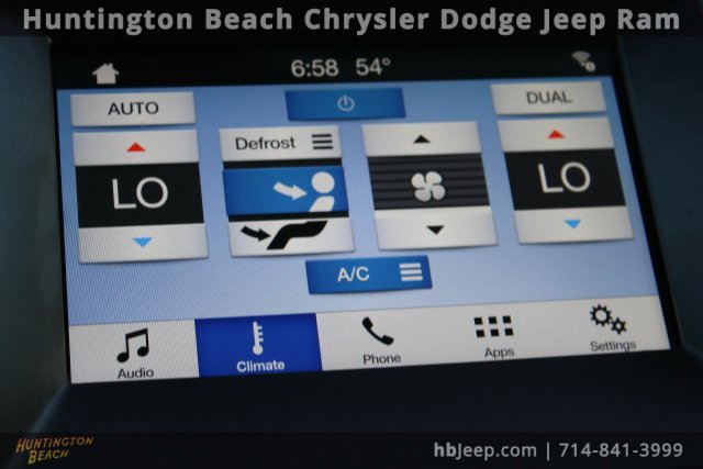 Used 2018 Ford Edge Titanium image 22