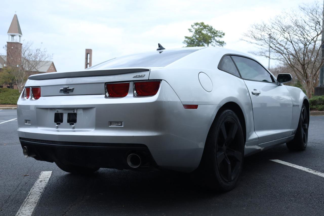 Used 2010 Chevrolet Camaro SS w/ RS Package RWD image 5