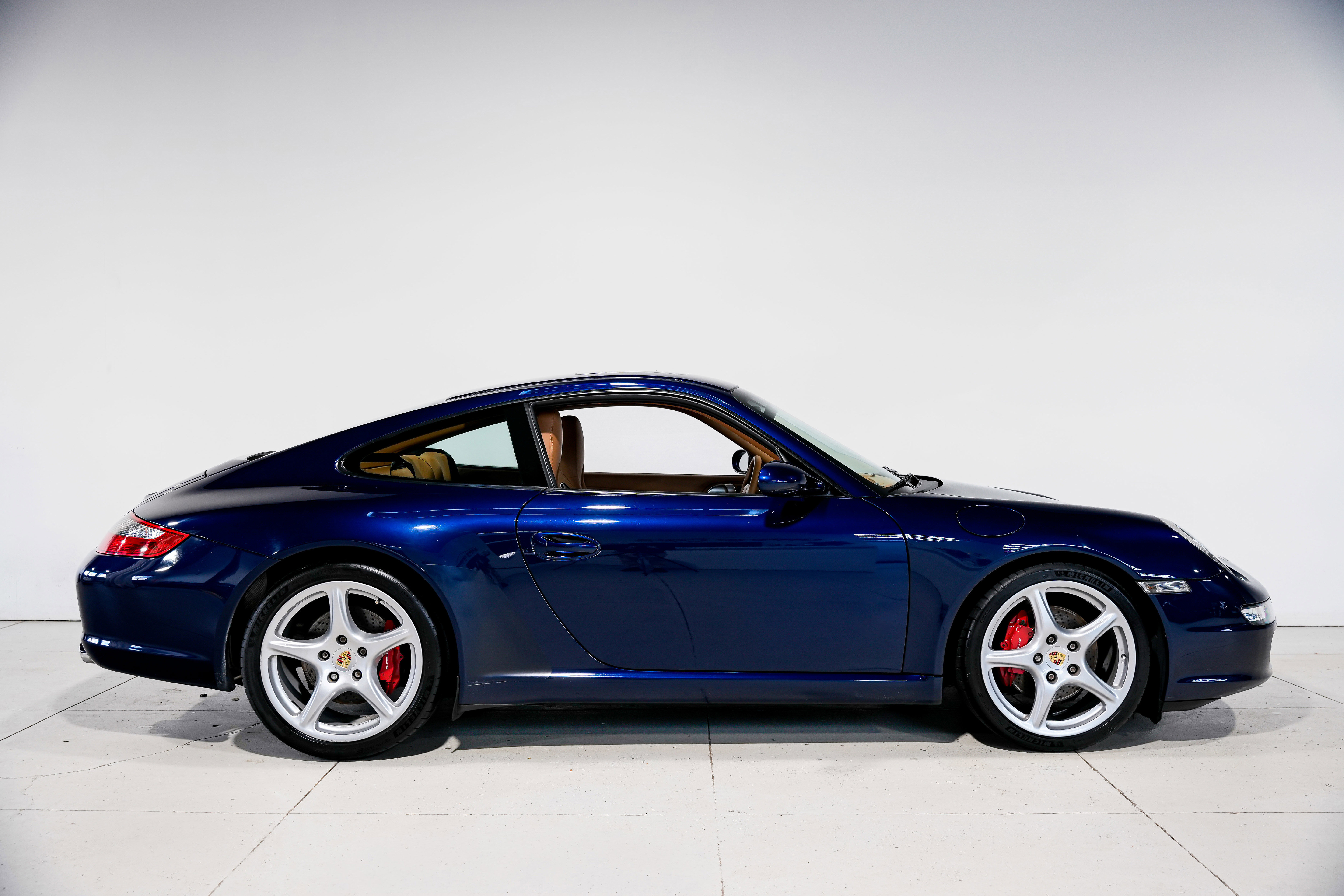 Used 2006 Porsche 911 Carrera S image 2